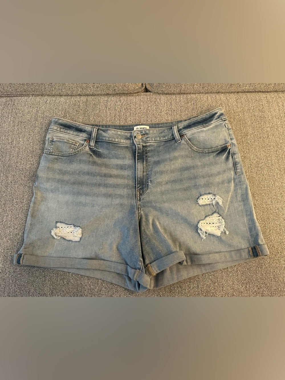 Maurices M Jeans Shorts Womens 22W LIKE NEW 5” inseam Distressed